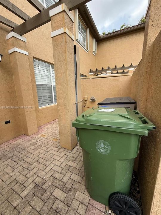 Recently Rented: $2,650 (2 beds, 2 baths, 1440 Square Feet)