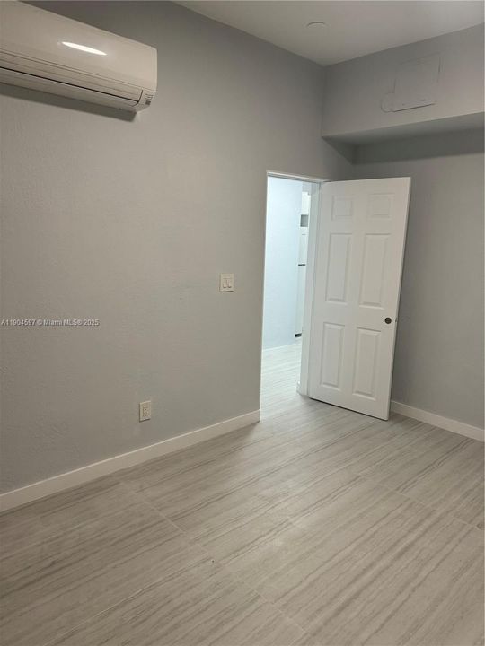 For Rent: $1,700 (1 beds, 1 baths, 2212 Square Feet)