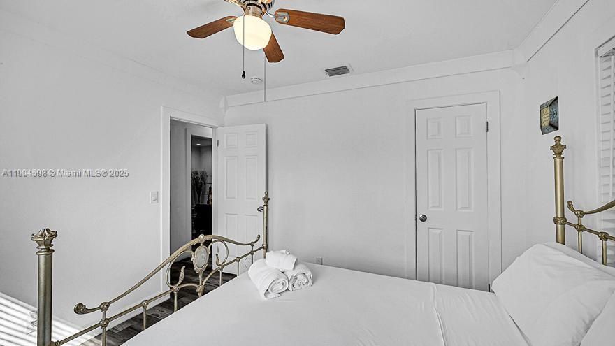 Ceiling Fan, Crown Molding, Drywall, Natural Light, Smoke Carbon Monoxide Detector, Vent, Walk In Closet, Wood Finish Floor, Baseboards Wall, Wood Finish Floor