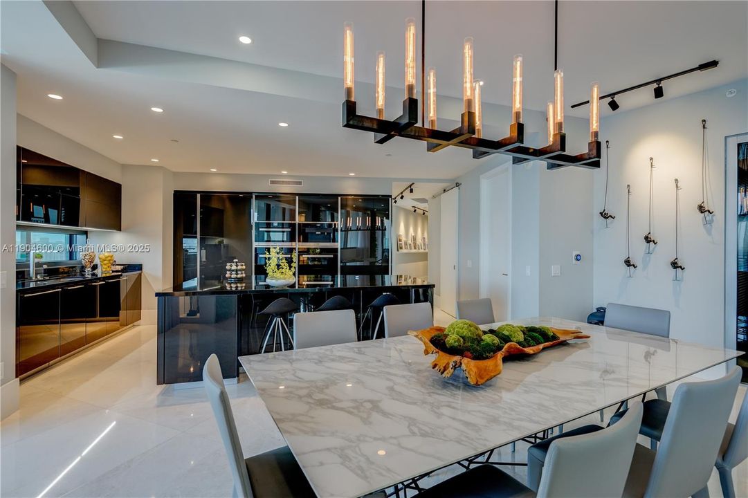 В аренду: $25,000 (3 спален, 4 ванн, 3171 Квадратных фут)