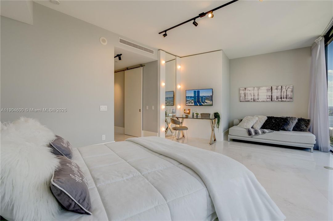 В аренду: $25,000 (3 спален, 4 ванн, 3171 Квадратных фут)