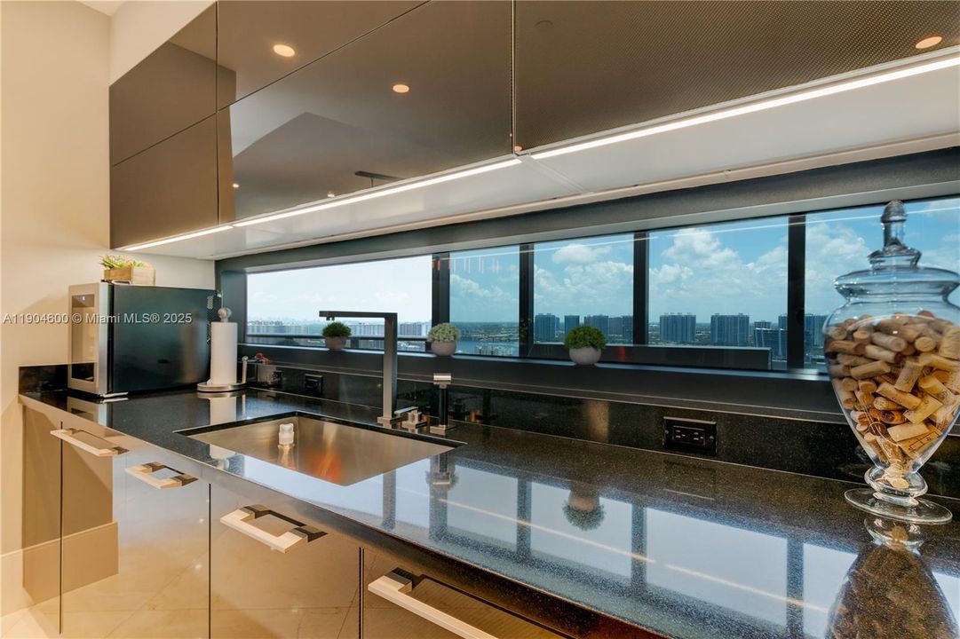 В аренду: $25,000 (3 спален, 4 ванн, 3171 Квадратных фут)