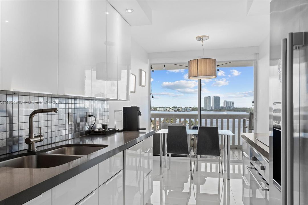 For Rent: $5,650 (2 beds, 2 baths, 1350 Square Feet)