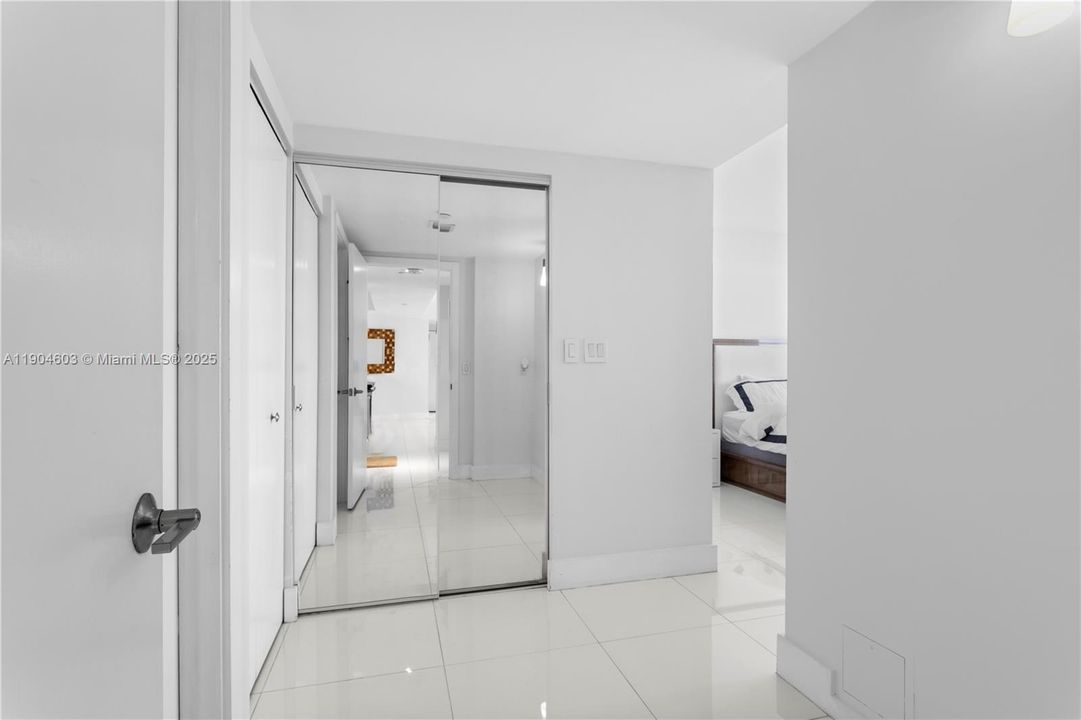 For Rent: $5,650 (2 beds, 2 baths, 1350 Square Feet)