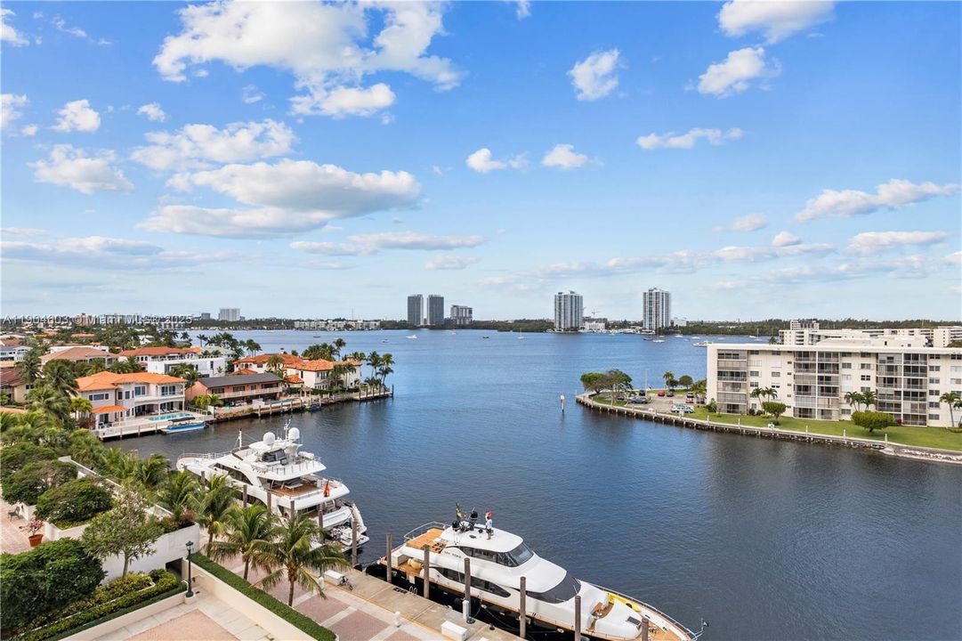 For Rent: $5,650 (2 beds, 2 baths, 1350 Square Feet)