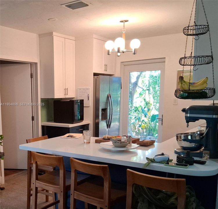 For Sale: $518,000 (3 beds, 2 baths, 750 Square Feet)