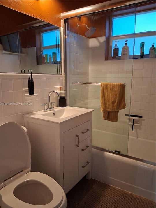 For Sale: $518,000 (3 beds, 2 baths, 750 Square Feet)