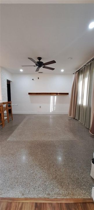 For Sale: $518,000 (3 beds, 2 baths, 750 Square Feet)