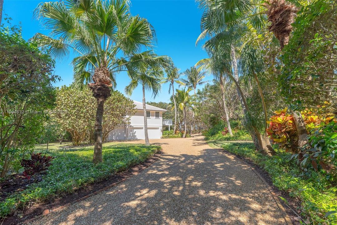 For Sale: $20,490,000 (5 beds, 5 baths, 4777 Square Feet)