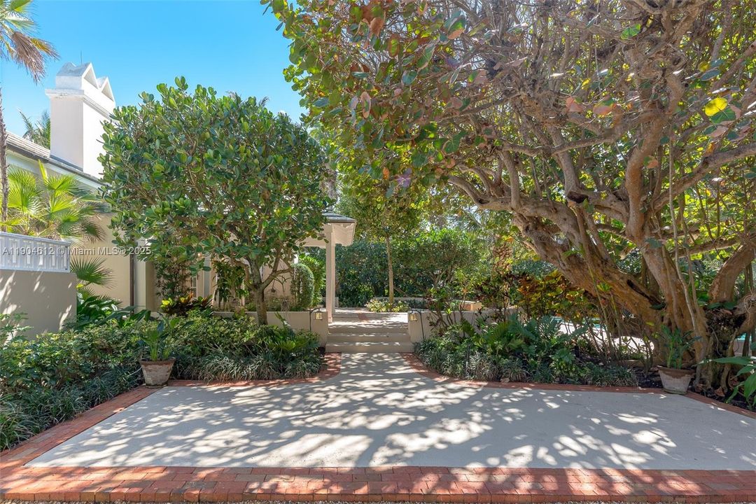 For Sale: $20,490,000 (5 beds, 5 baths, 4777 Square Feet)