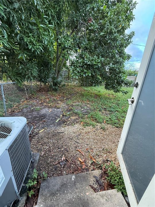 出租: $2,450 (2 贝兹, 1 浴室, 725 平方英尺)