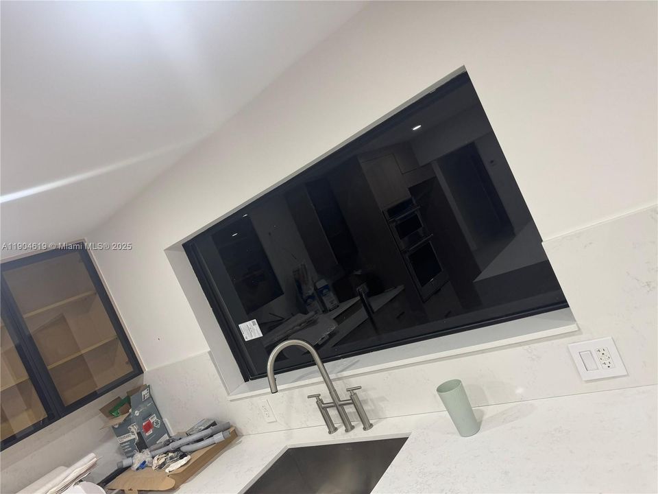 En Renta: $5,800 (6 camas, 4 baños, 2400 Pies cuadrados)