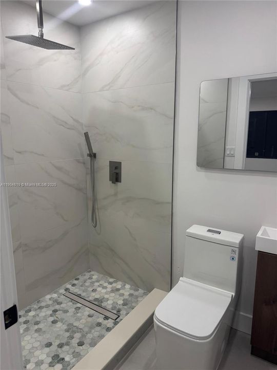 En Renta: $5,800 (6 camas, 4 baños, 2400 Pies cuadrados)