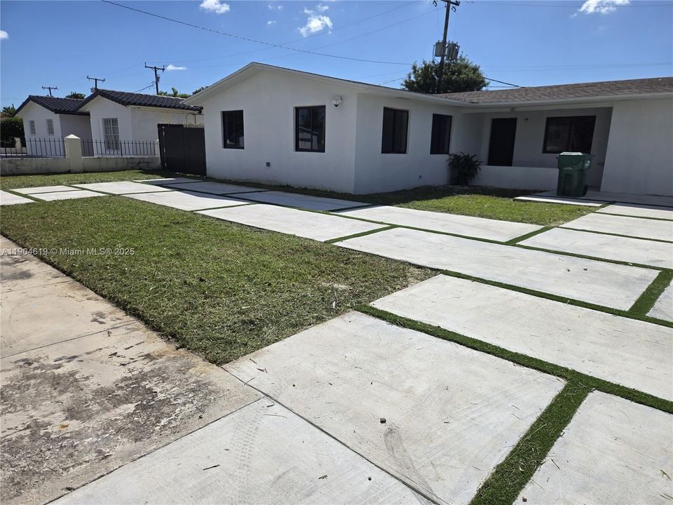 En Renta: $5,800 (6 camas, 4 baños, 2400 Pies cuadrados)