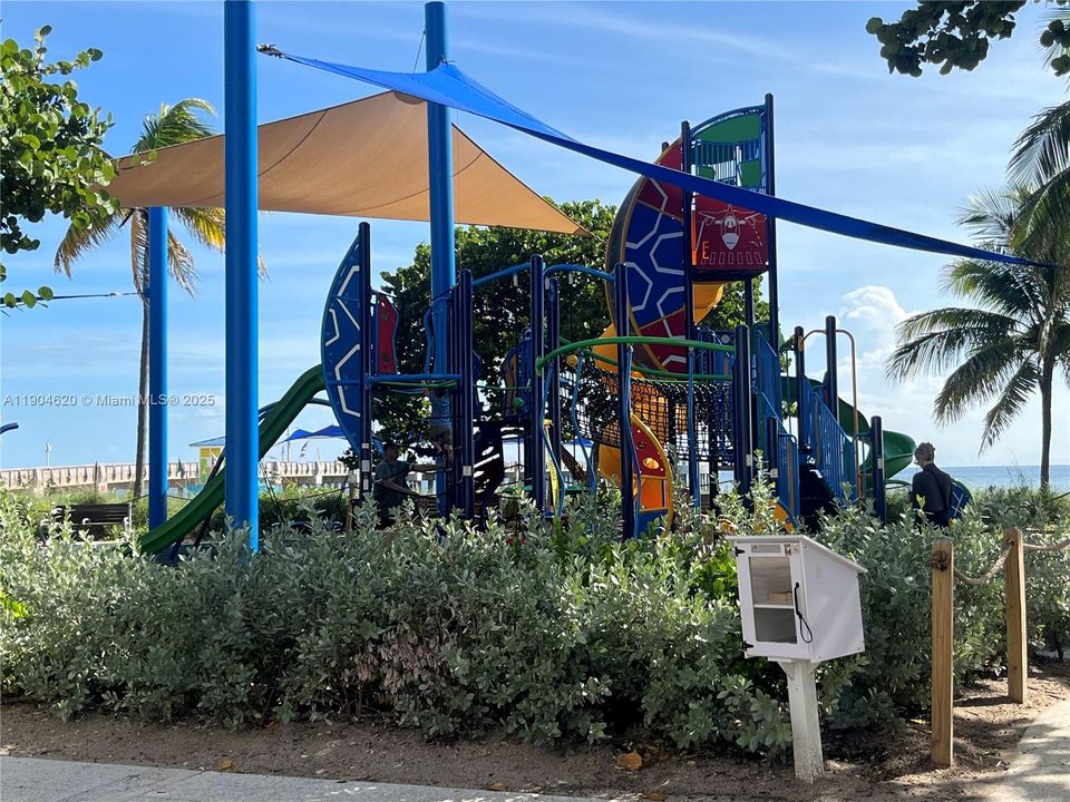 На продажу: $800,000 (2 спален, 2 ванн, 1440 Квадратных фут)