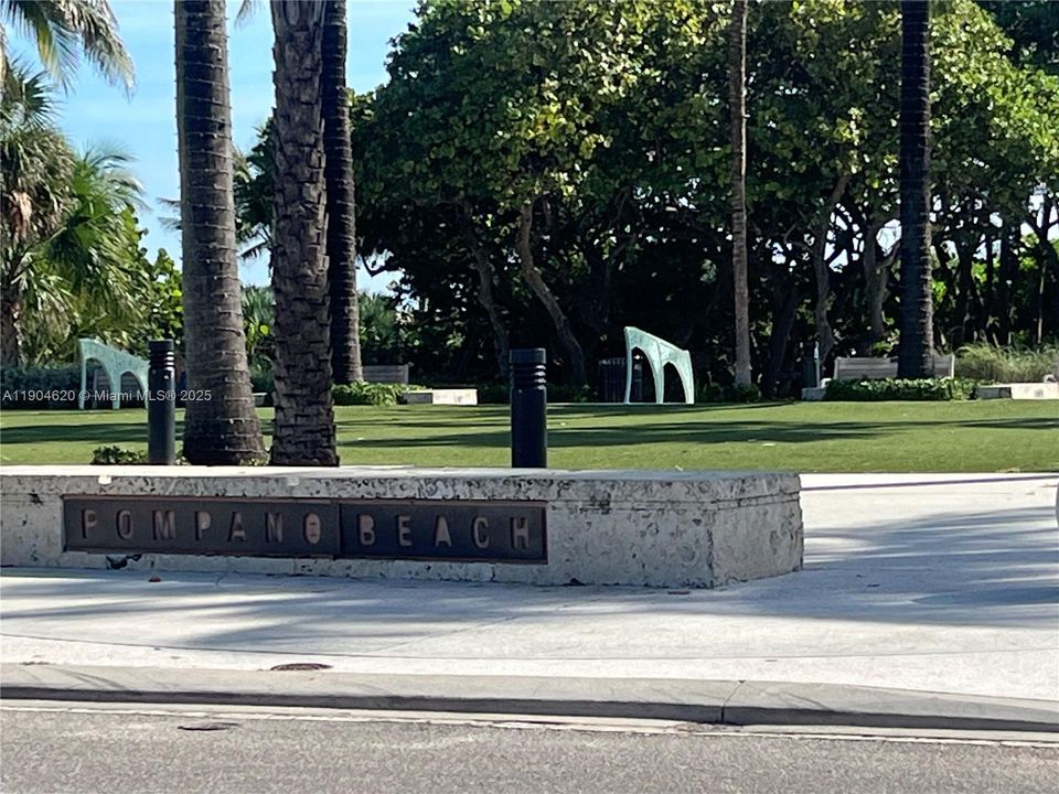 На продажу: $800,000 (2 спален, 2 ванн, 1440 Квадратных фут)