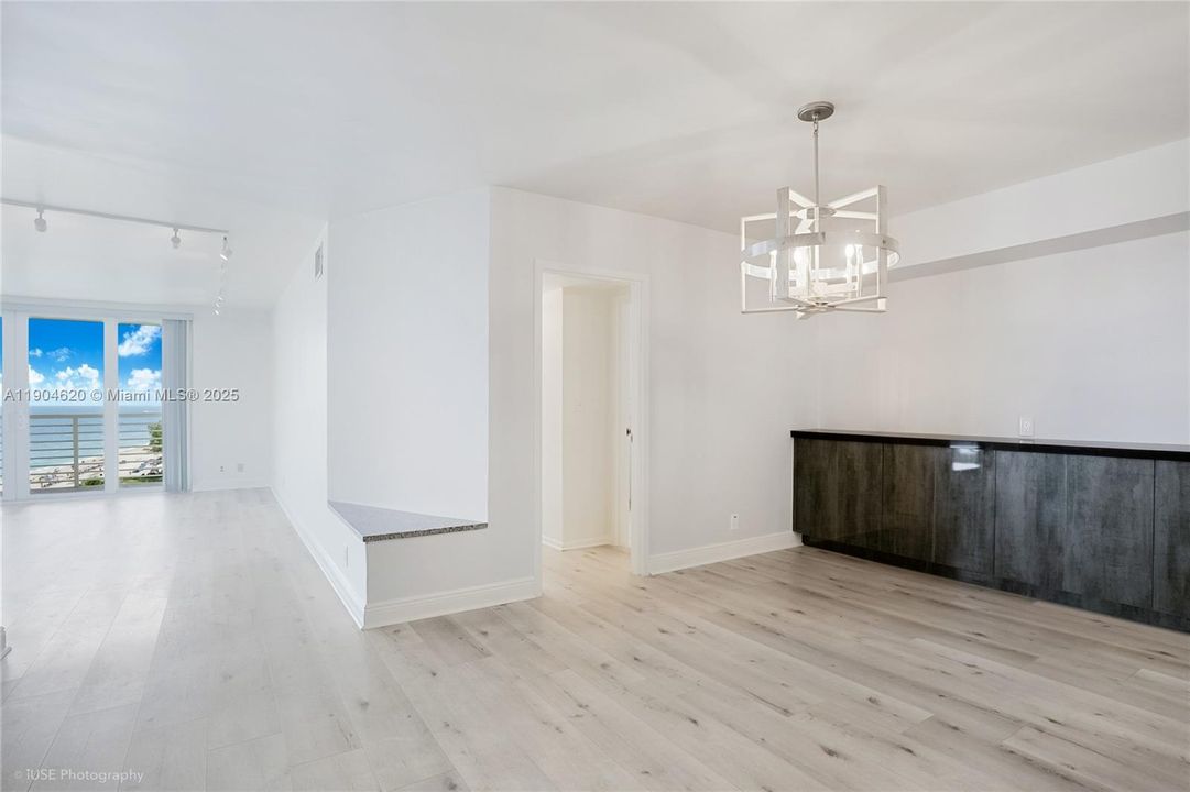 На продажу: $800,000 (2 спален, 2 ванн, 1440 Квадратных фут)