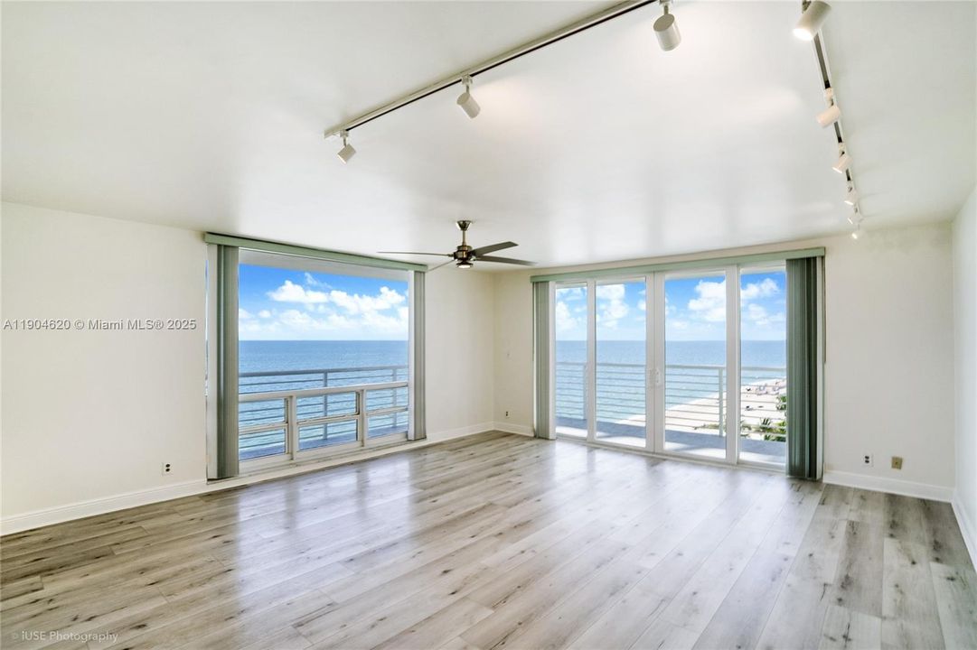 На продажу: $800,000 (2 спален, 2 ванн, 1440 Квадратных фут)