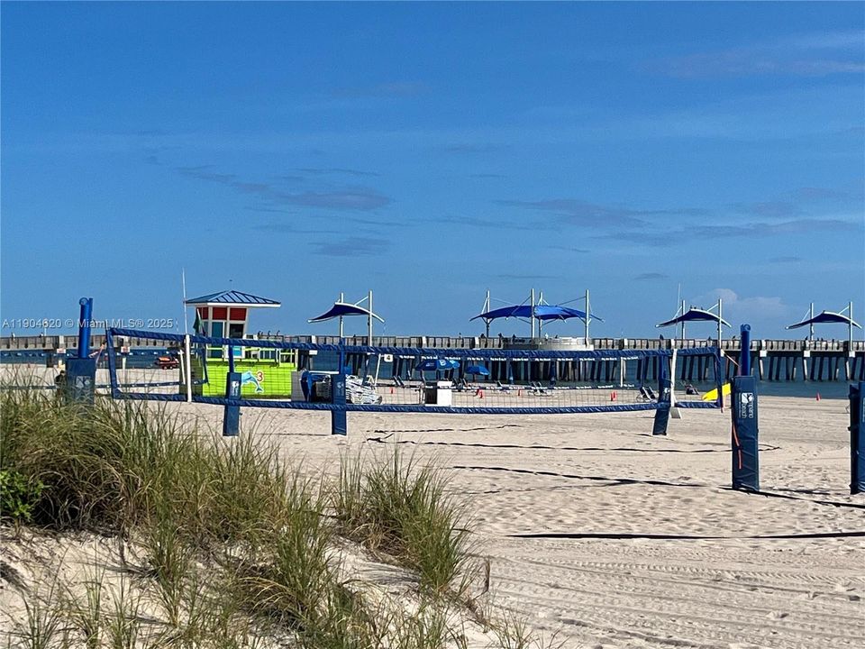 На продажу: $800,000 (2 спален, 2 ванн, 1440 Квадратных фут)