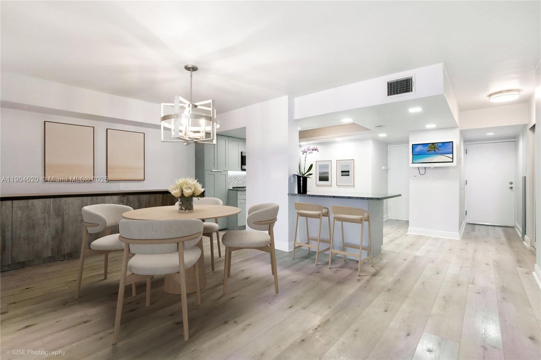 На продажу: $800,000 (2 спален, 2 ванн, 1440 Квадратных фут)