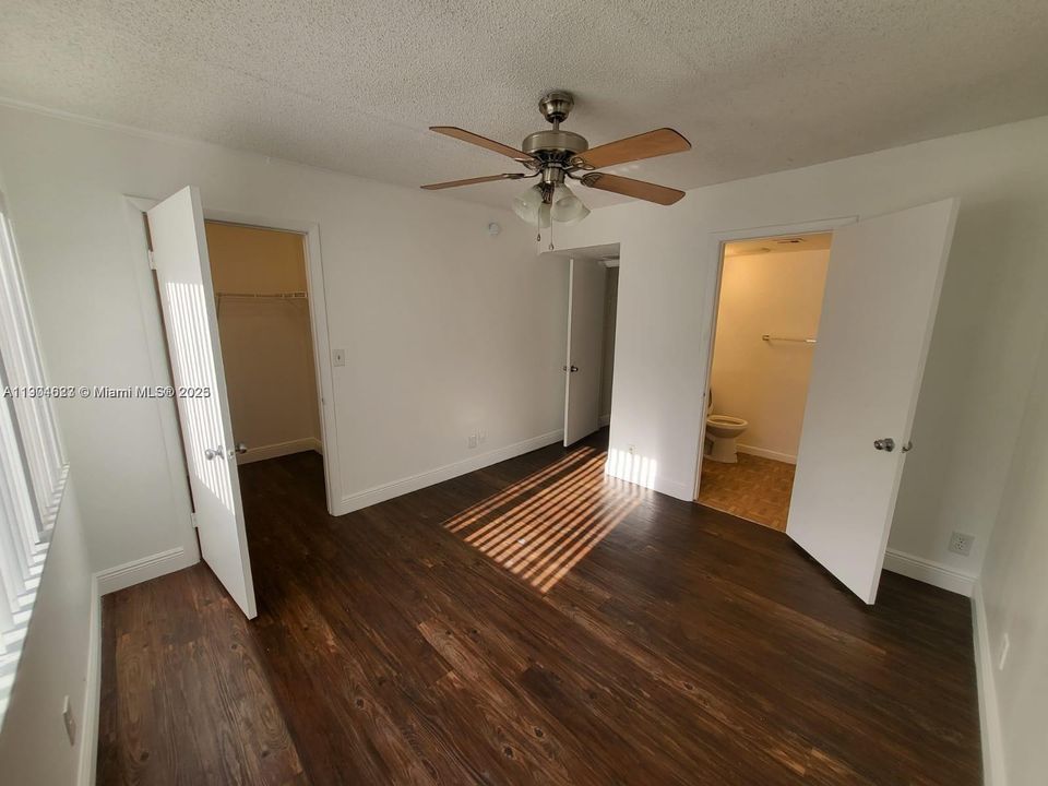 For Rent: $2,200 (2 beds, 2 baths, 1030 Square Feet)