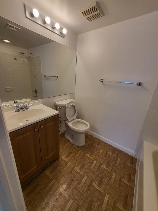 For Rent: $2,200 (2 beds, 2 baths, 1030 Square Feet)