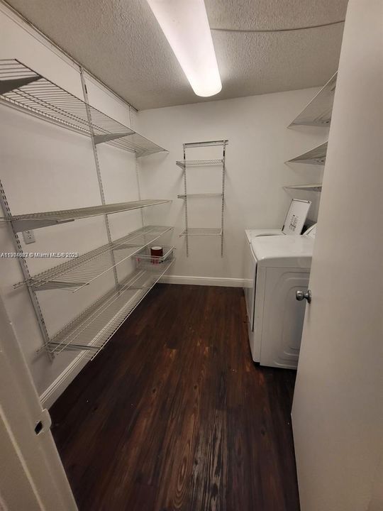 For Rent: $2,200 (2 beds, 2 baths, 1030 Square Feet)