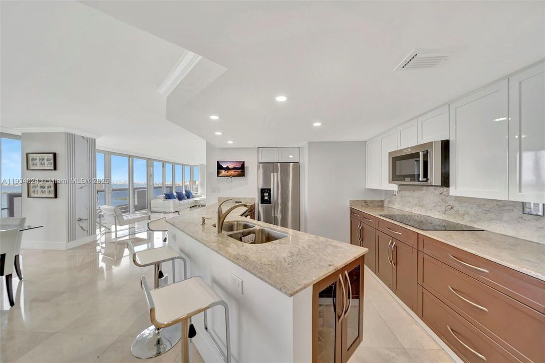 最近租的: $4,950 (2 贝兹, 2 浴室, 1717 平方英尺)