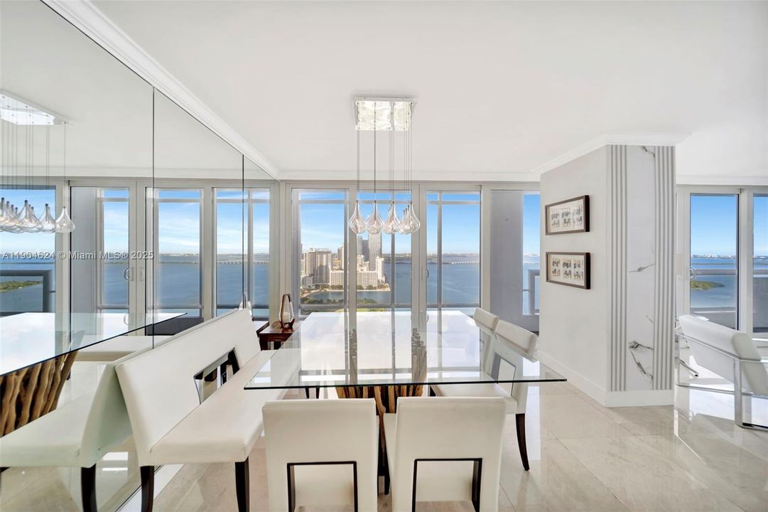 最近租的: $4,950 (2 贝兹, 2 浴室, 1717 平方英尺)