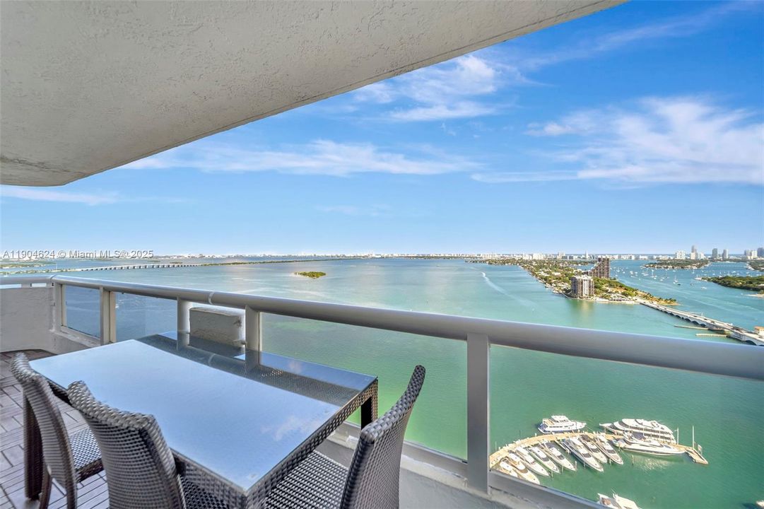 最近租的: $4,950 (2 贝兹, 2 浴室, 1717 平方英尺)