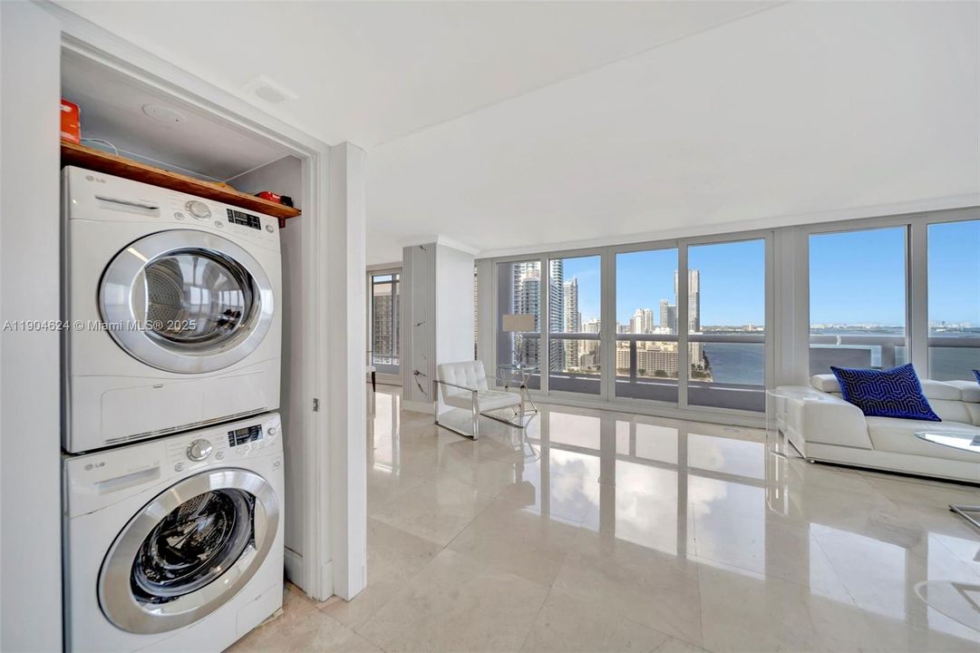 最近租的: $4,950 (2 贝兹, 2 浴室, 1717 平方英尺)