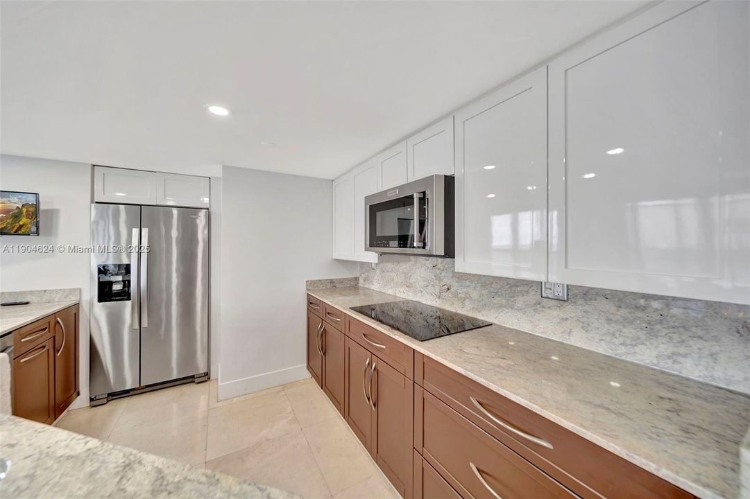 最近租的: $4,950 (2 贝兹, 2 浴室, 1717 平方英尺)