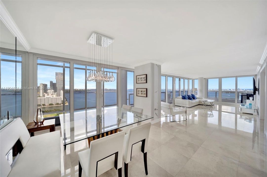 最近租的: $4,950 (2 贝兹, 2 浴室, 1717 平方英尺)