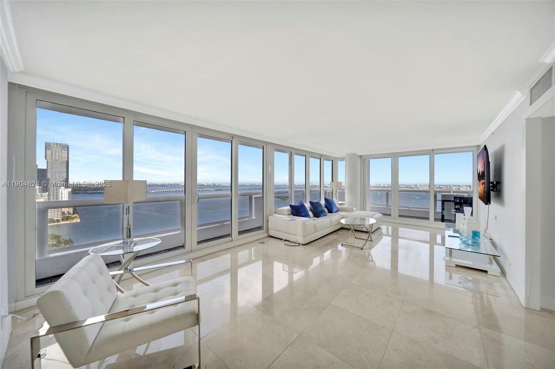 最近租的: $4,950 (2 贝兹, 2 浴室, 1717 平方英尺)