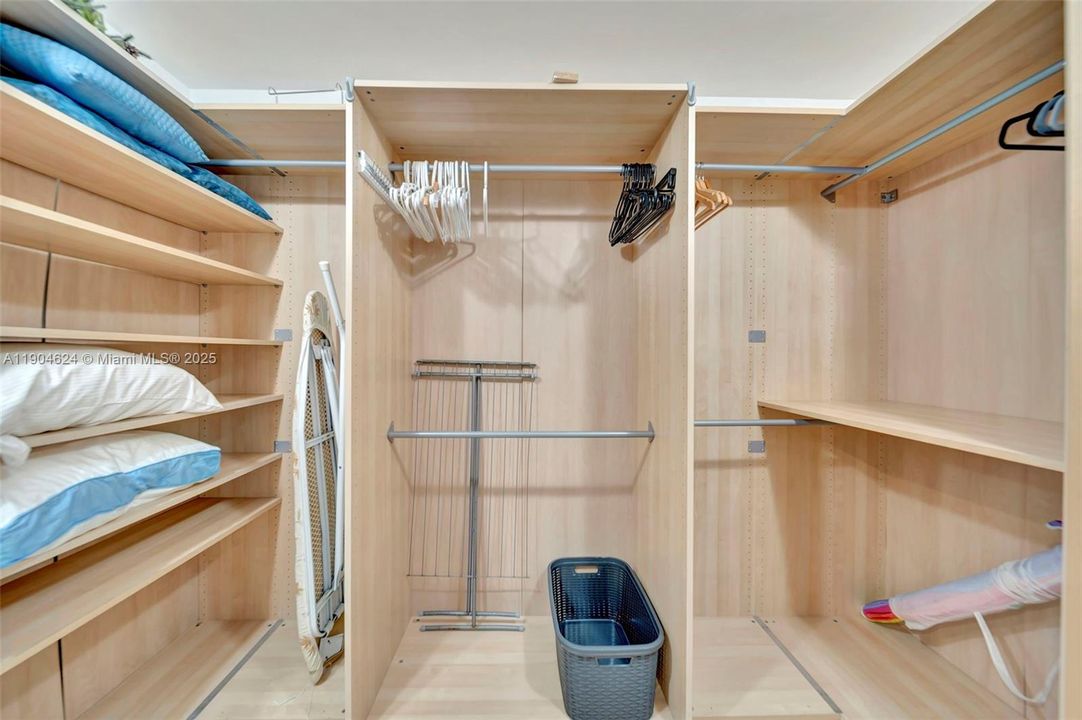 最近租的: $4,950 (2 贝兹, 2 浴室, 1717 平方英尺)