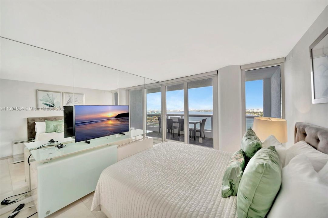 最近租的: $4,950 (2 贝兹, 2 浴室, 1717 平方英尺)