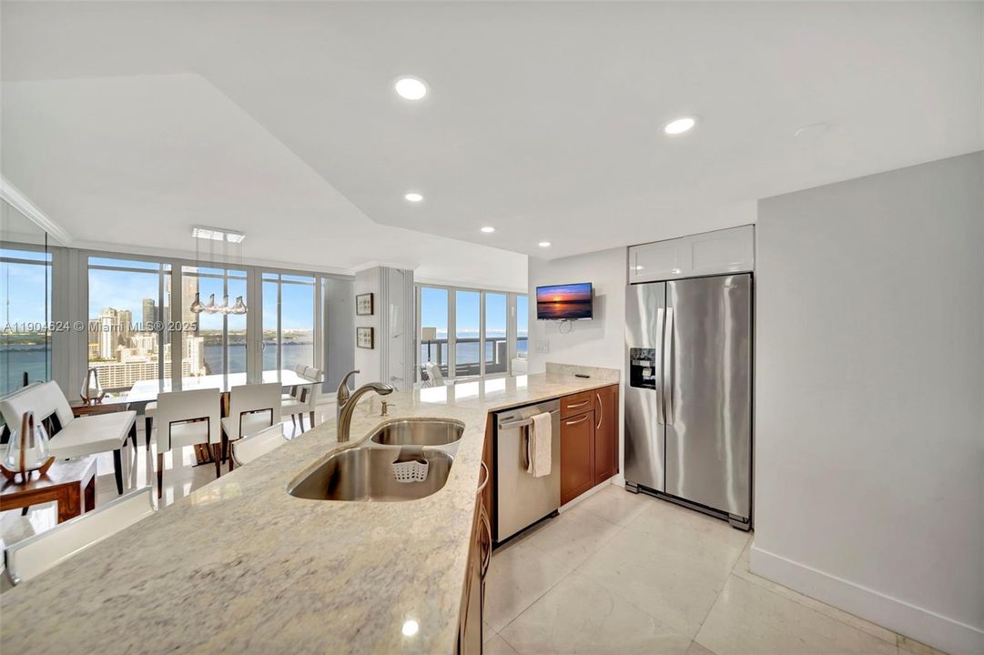 最近租的: $4,950 (2 贝兹, 2 浴室, 1717 平方英尺)