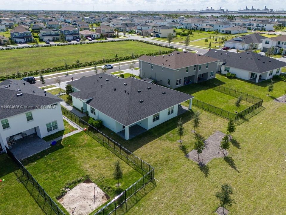 出租: $3,400 (3 贝兹, 2 浴室, 1758 平方英尺)