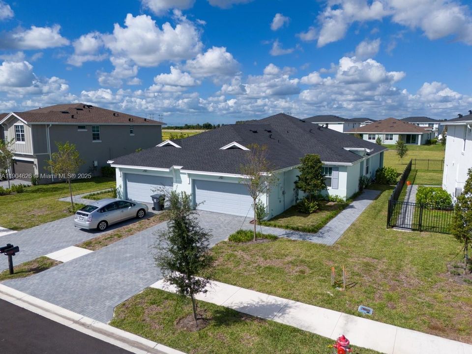 出租: $3,400 (3 贝兹, 2 浴室, 1758 平方英尺)