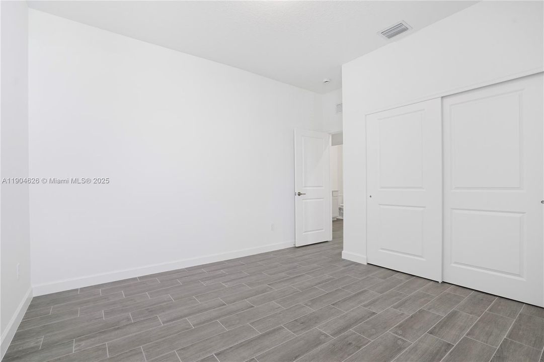 出租: $3,400 (3 贝兹, 2 浴室, 1758 平方英尺)