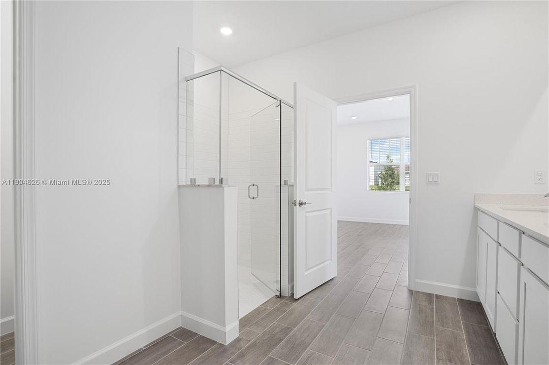 出租: $3,400 (3 贝兹, 2 浴室, 1758 平方英尺)