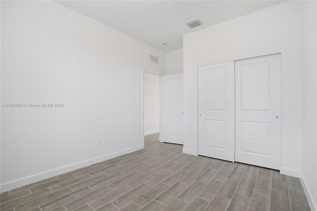 出租: $3,400 (3 贝兹, 2 浴室, 1758 平方英尺)