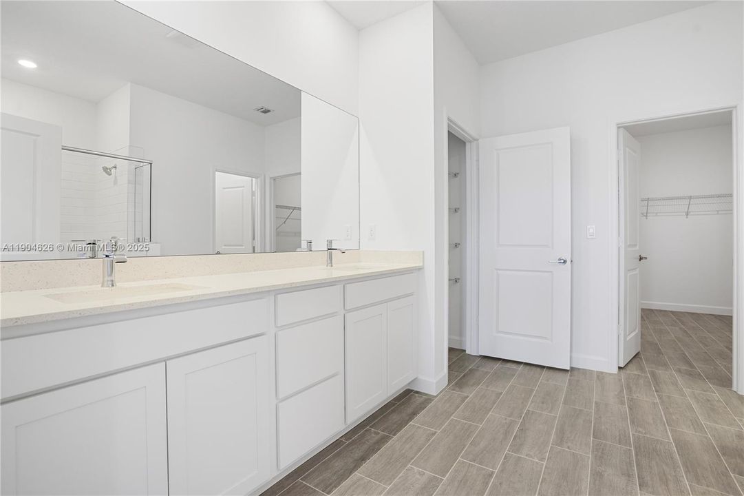 出租: $3,400 (3 贝兹, 2 浴室, 1758 平方英尺)