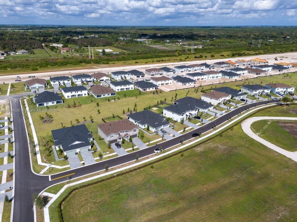 出租: $3,400 (3 贝兹, 2 浴室, 1758 平方英尺)