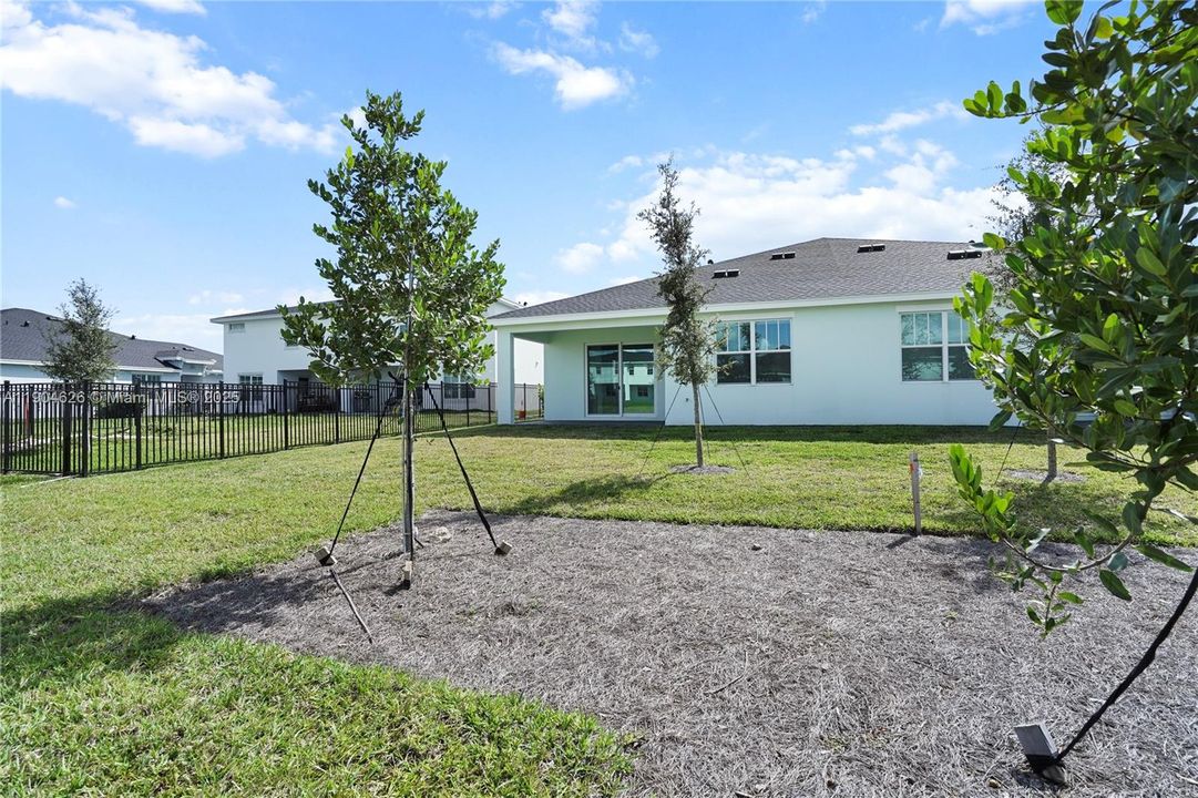 出租: $3,400 (3 贝兹, 2 浴室, 1758 平方英尺)