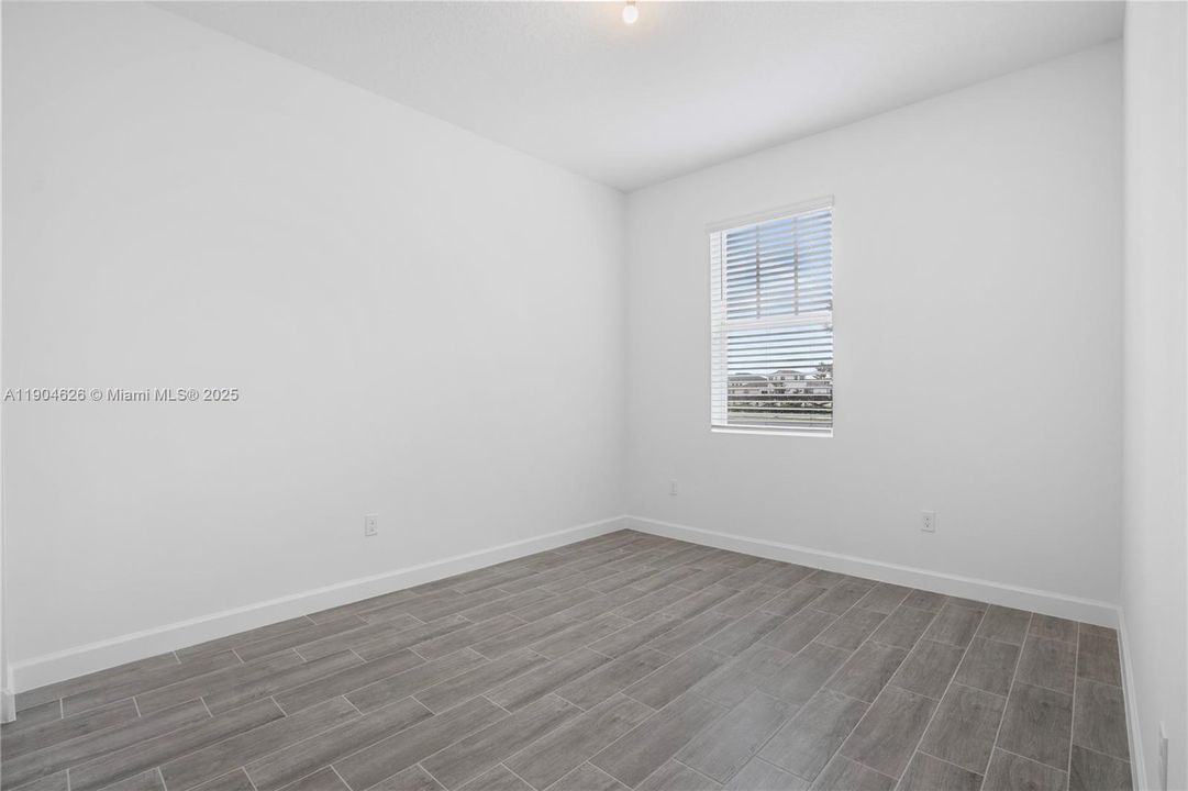 出租: $3,400 (3 贝兹, 2 浴室, 1758 平方英尺)