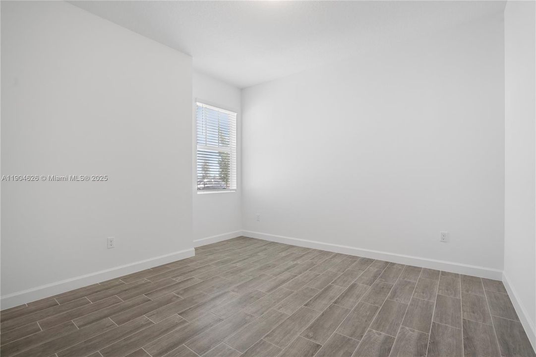 出租: $3,400 (3 贝兹, 2 浴室, 1758 平方英尺)