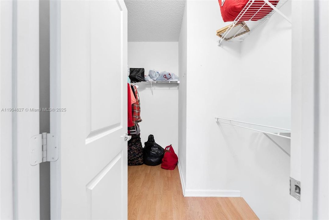 出租: $2,950 (3 贝兹, 2 浴室, 1315 平方英尺)