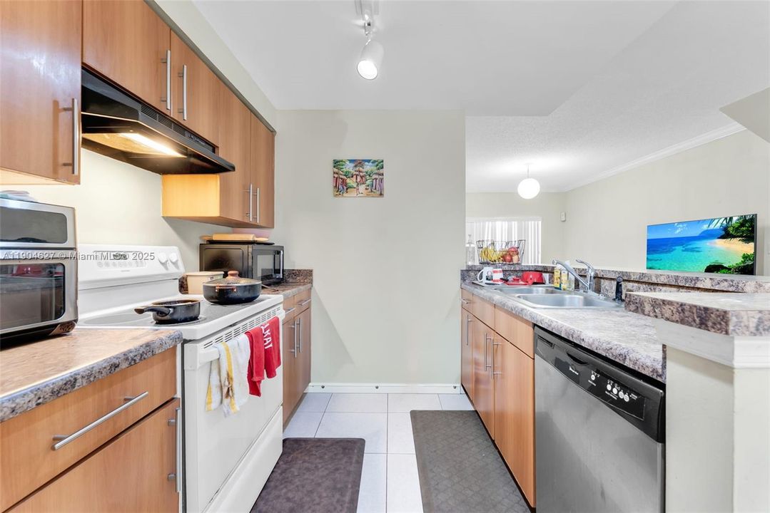 出租: $2,950 (3 贝兹, 2 浴室, 1315 平方英尺)