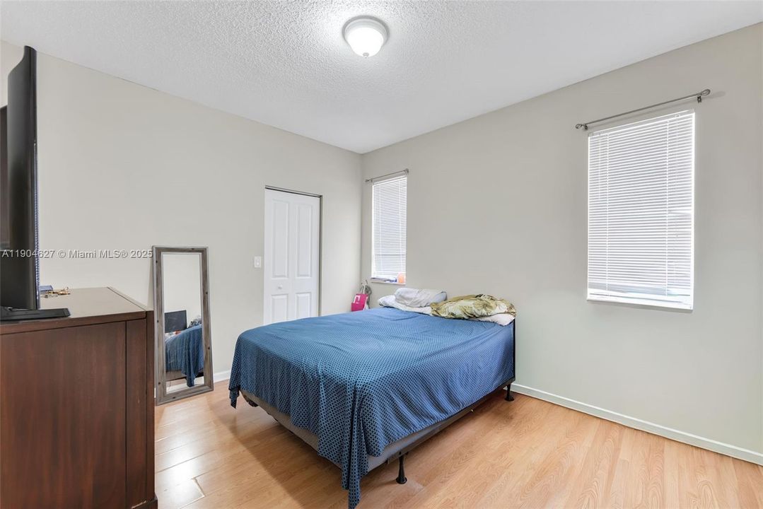 出租: $2,950 (3 贝兹, 2 浴室, 1315 平方英尺)